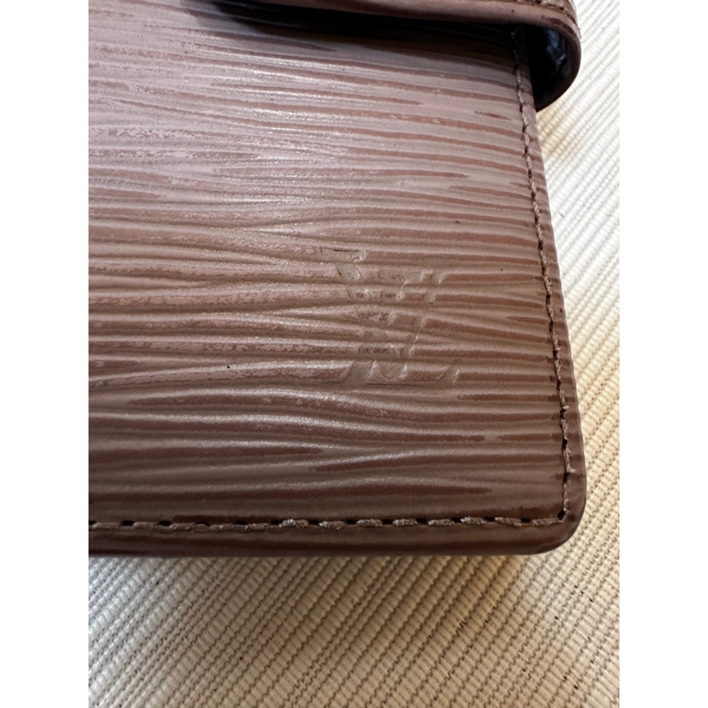Louis Vuitton Lavender Epi Leather Compact Snap Wallet - Picture 2 of 14